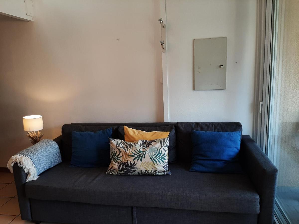 Charmante Villa Patio Avec Terrasse : Proche Plages Et Centre, Ideale Pour 4 Personnes - Fr-1-239-789 كابروتو المظهر الخارجي الصورة
