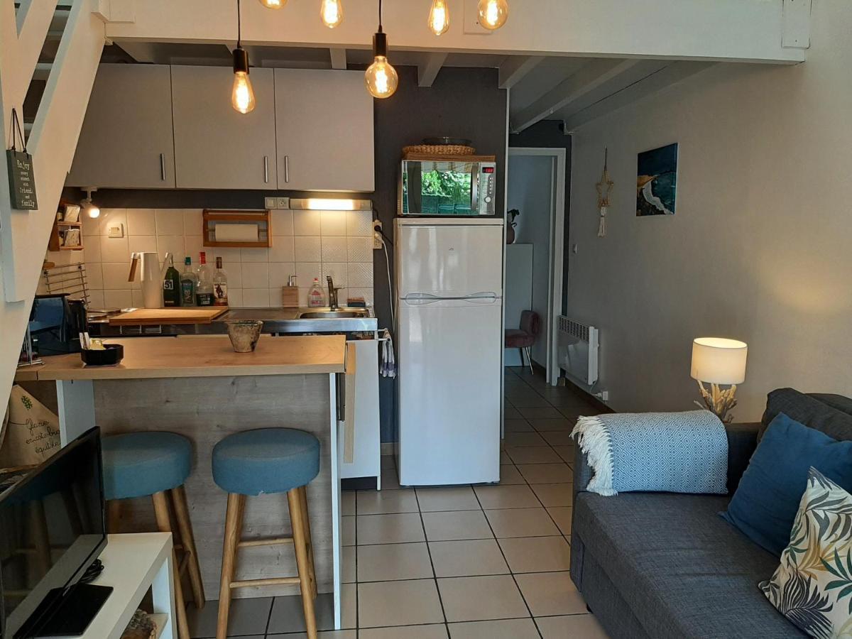 Charmante Villa Patio Avec Terrasse : Proche Plages Et Centre, Ideale Pour 4 Personnes - Fr-1-239-789 كابروتو المظهر الخارجي الصورة
