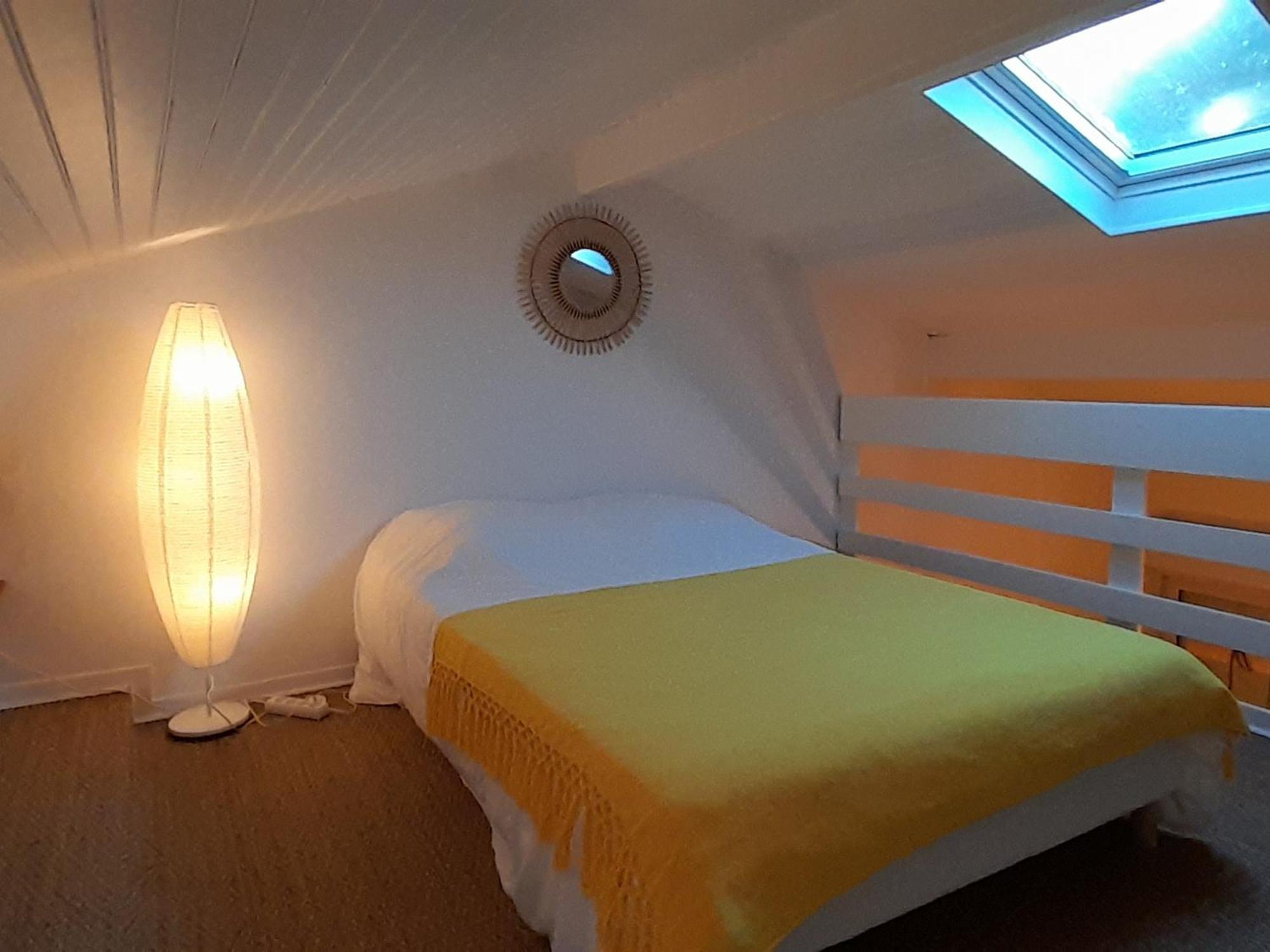 Charmante Villa Patio Avec Terrasse : Proche Plages Et Centre, Ideale Pour 4 Personnes - Fr-1-239-789 كابروتو المظهر الخارجي الصورة