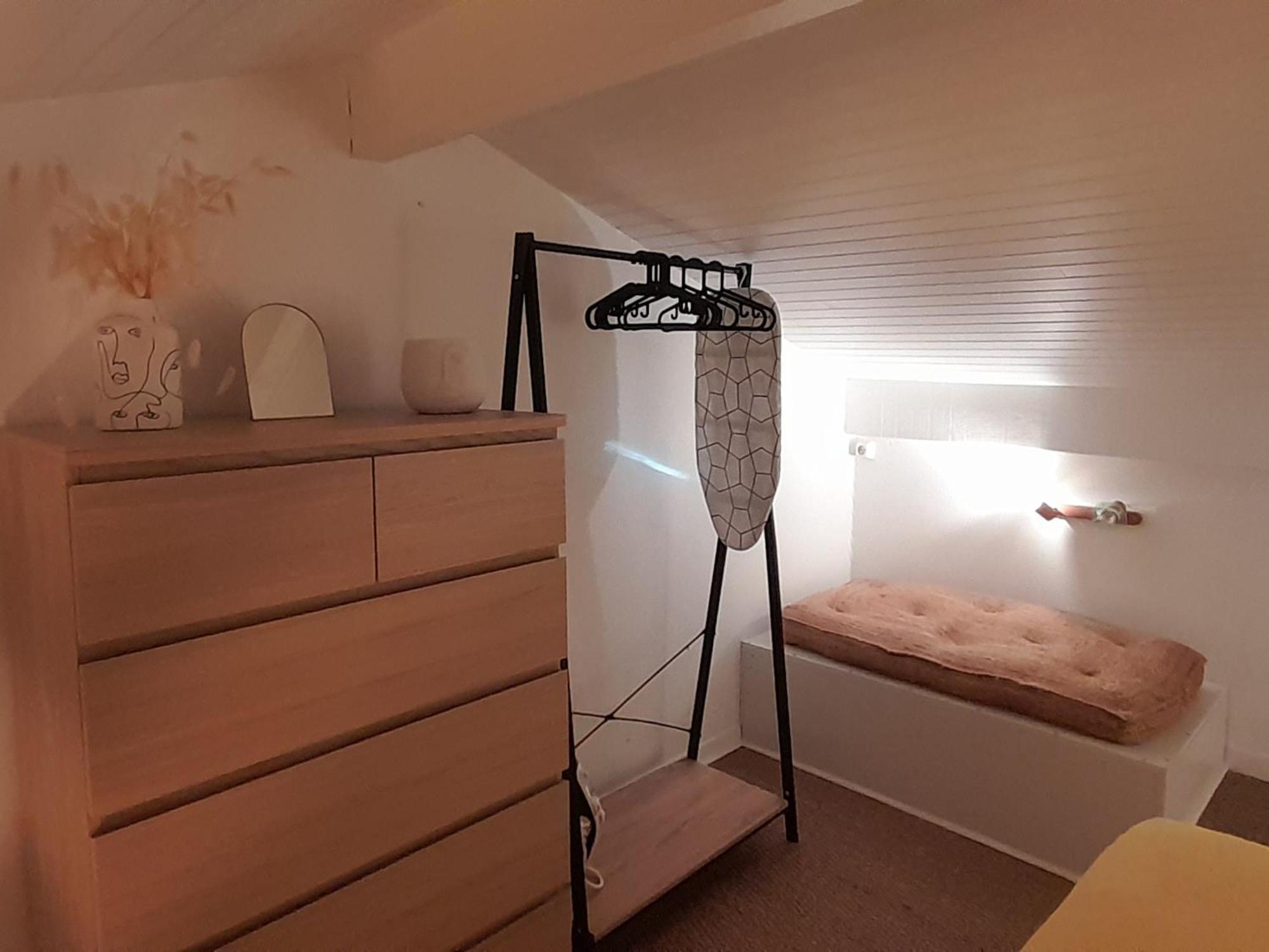 Charmante Villa Patio Avec Terrasse : Proche Plages Et Centre, Ideale Pour 4 Personnes - Fr-1-239-789 كابروتو المظهر الخارجي الصورة